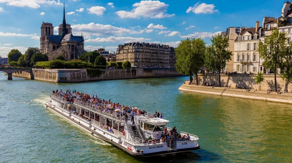Croisiere bateau mouche Seine Paris camp basket